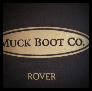 Muck boots kids size 1